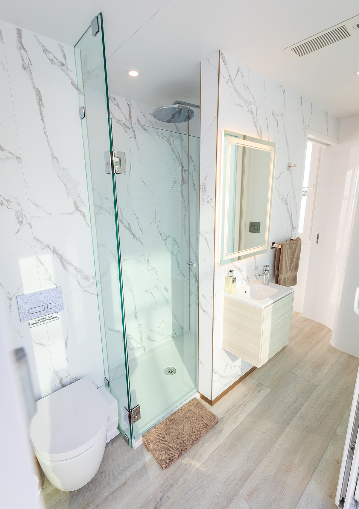 Arkup yachts bathroom